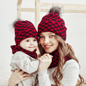 Mom And Baby A Set Of Knitted Hats